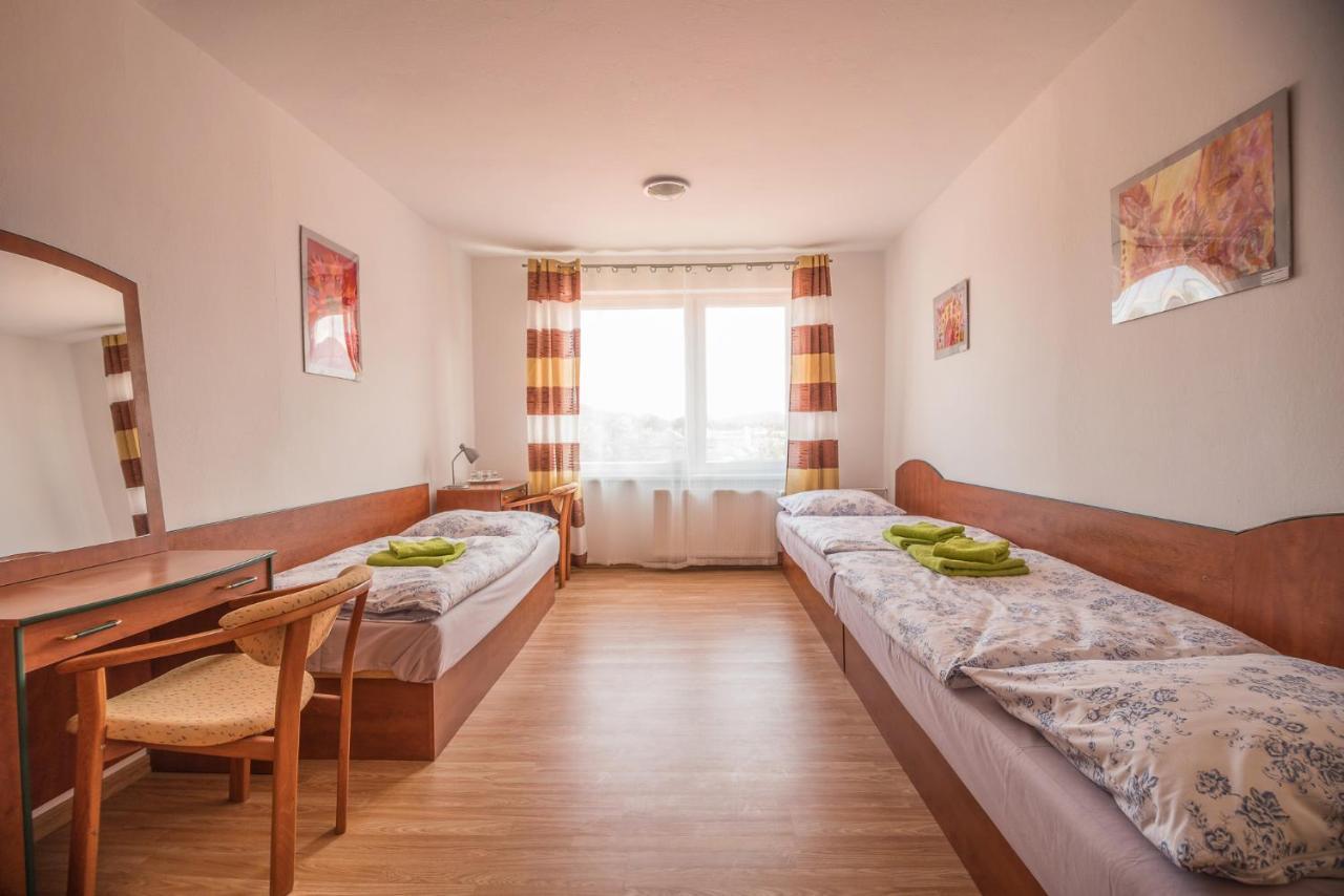 Hybadlo Motell Liptovský Hrádok Exteriör bild
