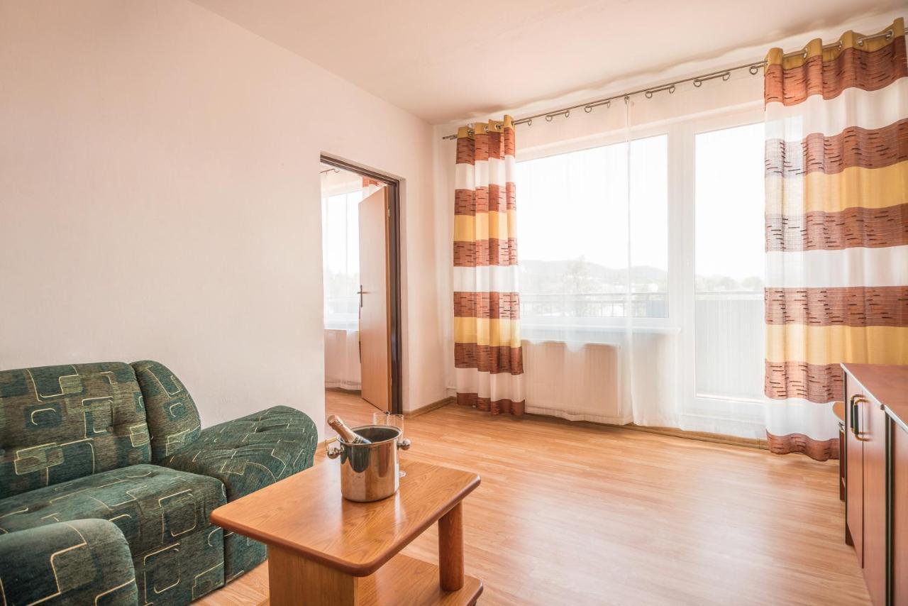 Hybadlo Motell Liptovský Hrádok Exteriör bild